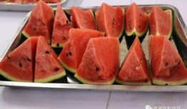 保定某商场吃瓜,一地瓜皮引发的全民热议