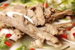 吃脆瓜后可以吃羊肉吗,饮食搭配的禁忌与建议