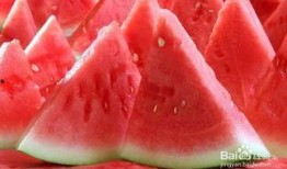 夏天吃瓜事件,揭秘夏天吃瓜事件背后的文化现象