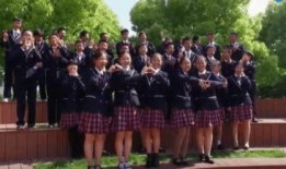 吃瓜上海学校,吃瓜上海学校，校园生活趣味横生