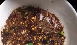 辣椒蘸水吃瓜视频,辣椒蘸水吃瓜新潮流