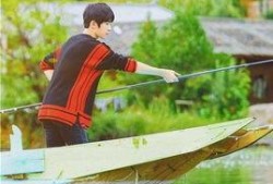 坐船出海吃瓜群众,坐船出海的悠闲时光