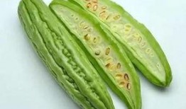 做小板凳吃瓜的图片,夏日悠闲时光的温馨写照