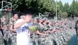 军训新生前吃瓜,揭秘军训前的那些趣事