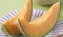 吃哈密瓜催奶,天然催奶美食之旅