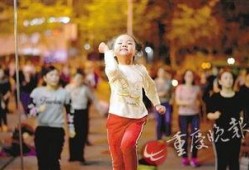 表演女生舞蹈吃瓜,女生舞蹈中的瓜趣演绎