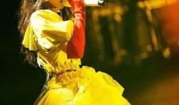 张碧晨 自由吃瓜