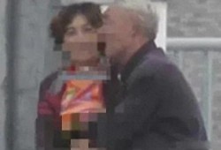 大爷大妈吃瓜事件