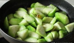 清热润燥吃瓜,清热润燥，吃瓜养生新风尚